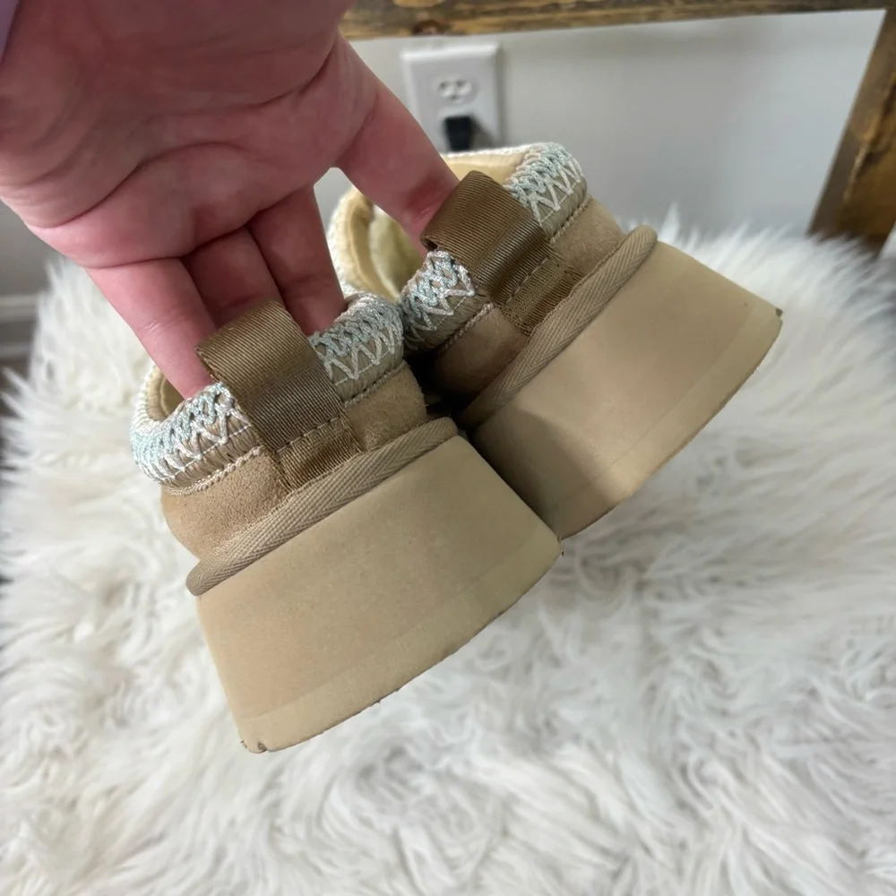 UGG Tazz Platform Slipper Sand Boots - Picture 8 of 11
